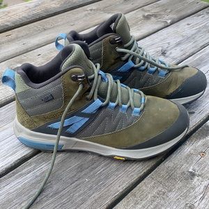 LIGHTLY WORN Merrell Hiking Boots